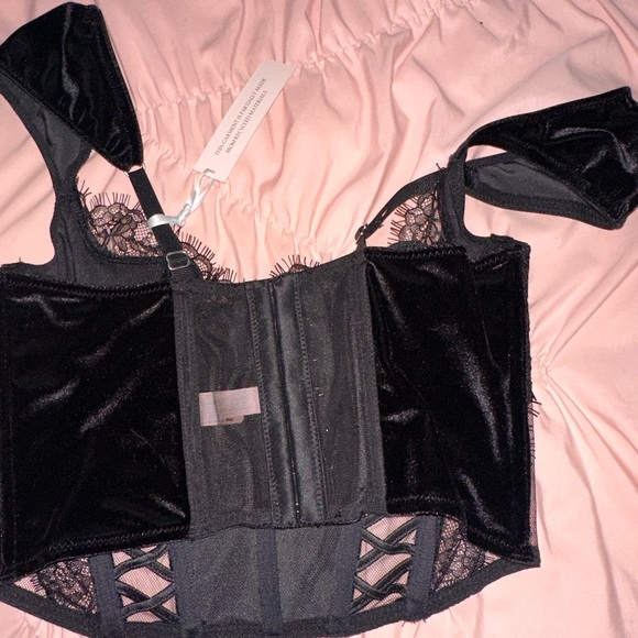 Victoria Secret Corset Too - Picture 3 of 4